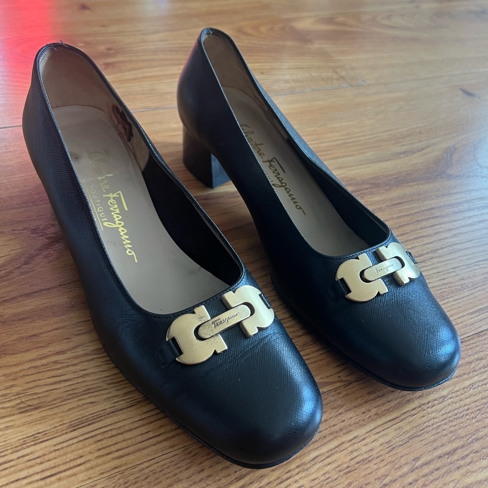 Black SALVATORE FERRAGAMO 
Ballet  Flats, with gold buckle